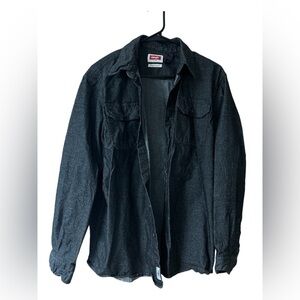 Wrangler Men's Shirt size M Gray Flex For Comfort Button Up Long Sleeve Pockets